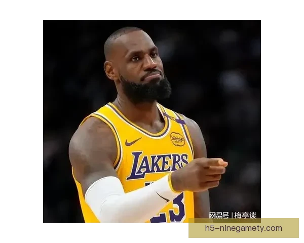 詹姆斯避谈去留笑称我很好在湖人